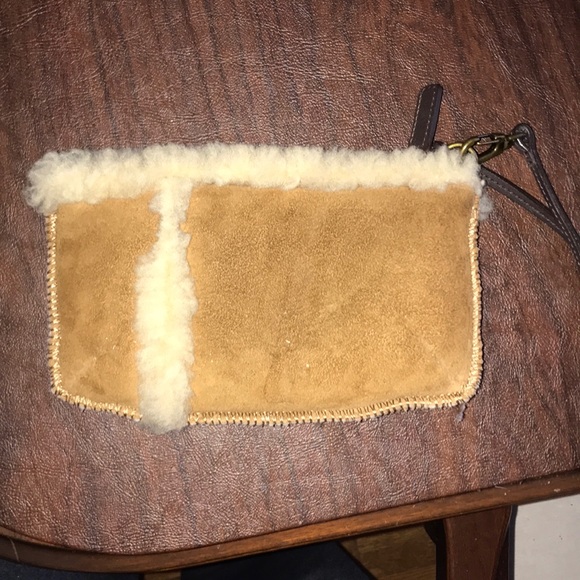 UGG wristlet - Picture 2 of 3